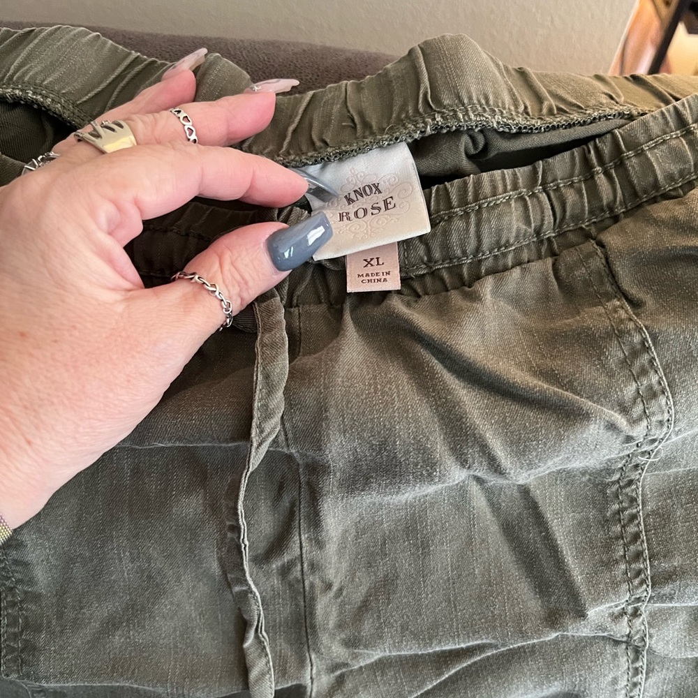 Knox Rose xl army green jogger type pants